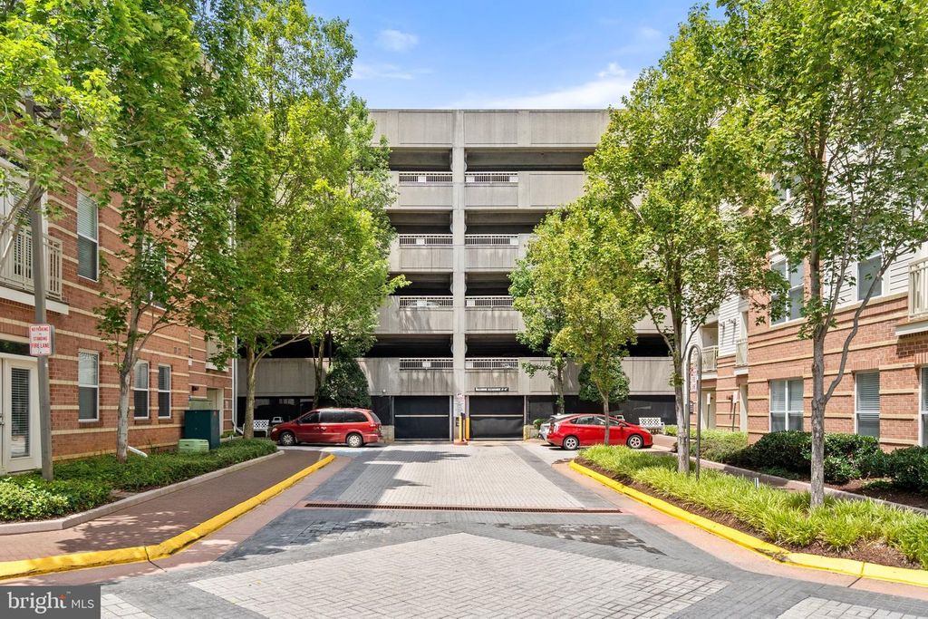 2791 CENTERBORO DR #384, Vienna, VA 22181