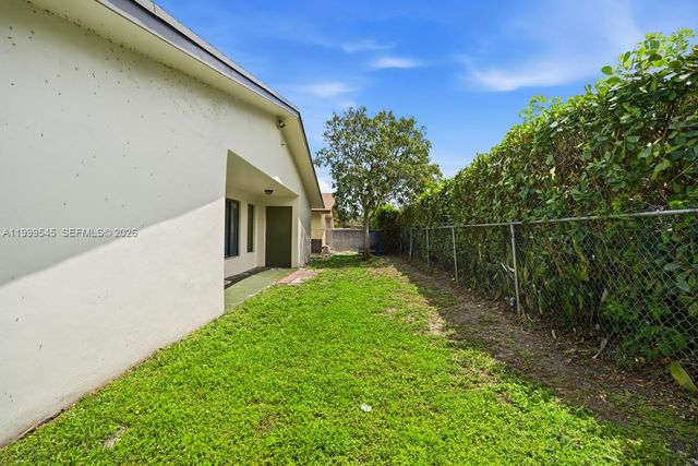 7604 SW 10th Court 2, North Lauderdale, FL 33068