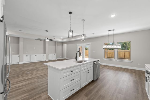 5521 Chenier Drive, Gulf Breeze, FL 32563