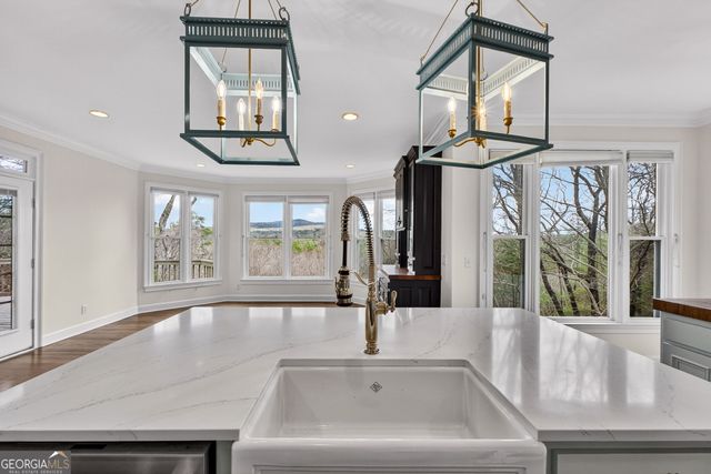 1027 Hunters Trace, Jasper, GA 30143