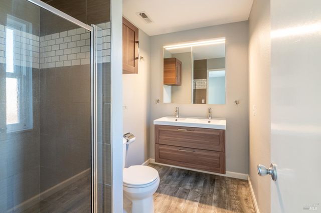 978 Eleanor Ave, Rohnert Park, CA 94928