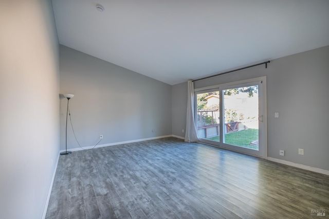 978 Eleanor Ave, Rohnert Park, CA 94928