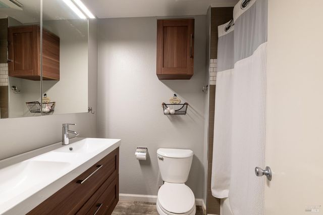 978 Eleanor Ave, Rohnert Park, CA 94928