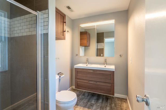 978 Eleanor Ave, Rohnert Park, CA 94928