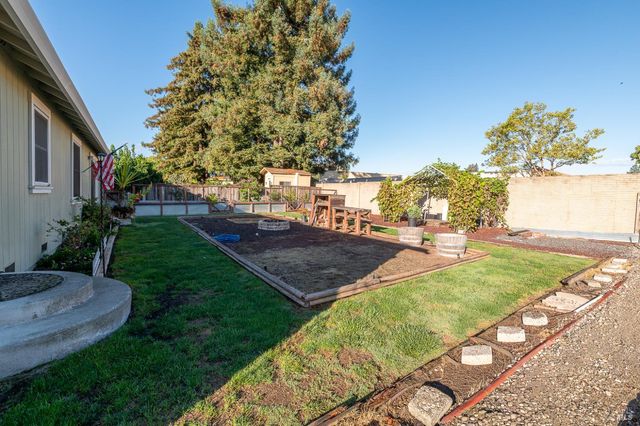 978 Eleanor Ave, Rohnert Park, CA 94928