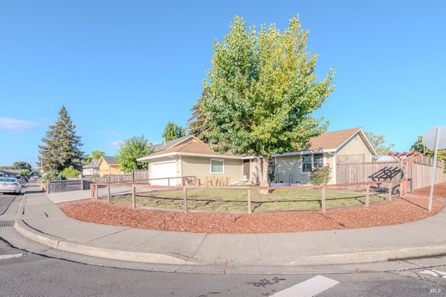 978 Eleanor Ave, Rohnert Park, CA 94928