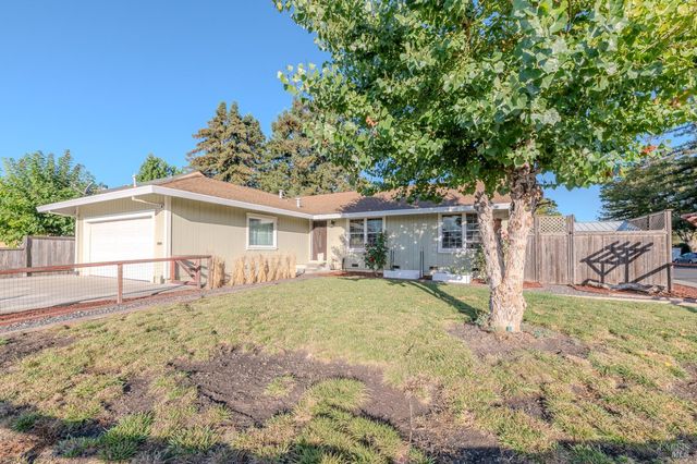 978 Eleanor Ave, Rohnert Park, CA 94928