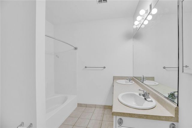 5045 Fairways Circle D306, Vero Beach, FL 32967