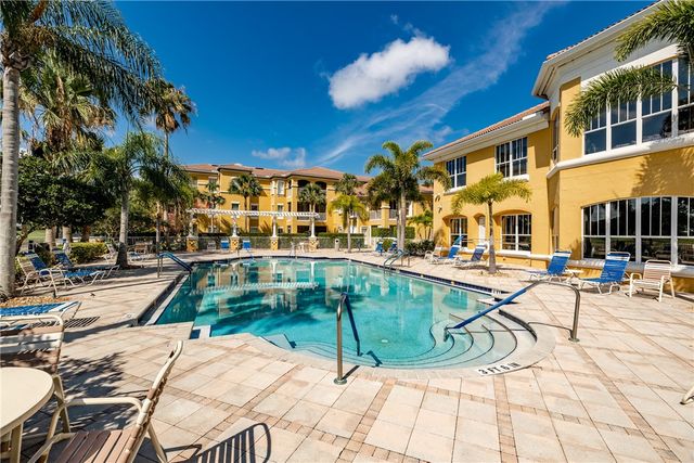 5045 Fairways Circle D306, Vero Beach, FL 32967