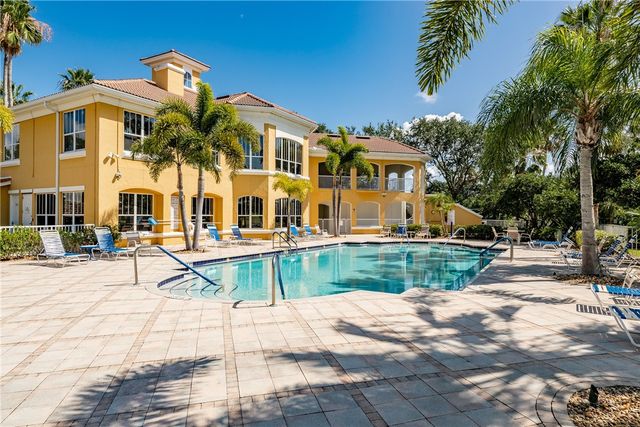 5045 Fairways Circle D306, Vero Beach, FL 32967