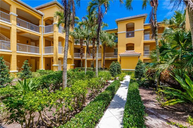 5045 Fairways Circle D306, Vero Beach, FL 32967