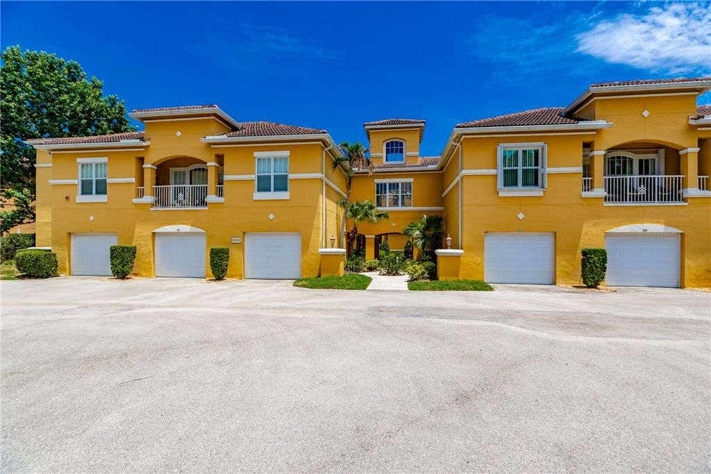 5045 Fairways Circle D306, Vero Beach, FL 32967