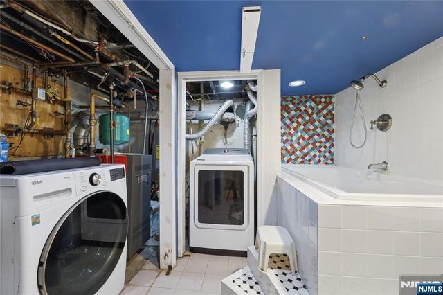 796 Old Newbridge Road, Teaneck, NJ 07666