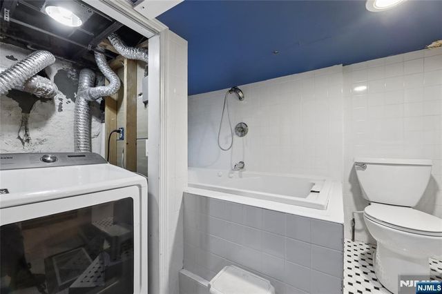 796 Old Newbridge Road, Teaneck, NJ 07666