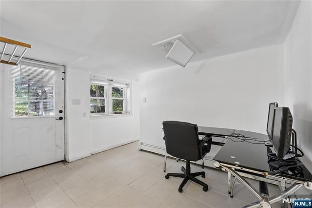 796 Old Newbridge Road, Teaneck, NJ 07666