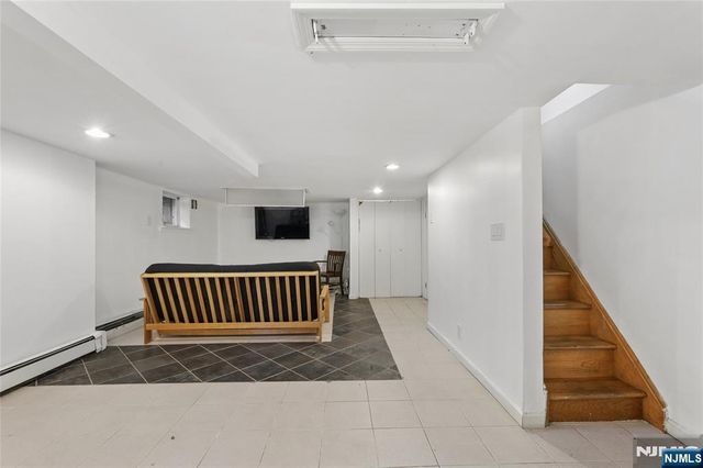 796 Old Newbridge Road, Teaneck, NJ 07666
