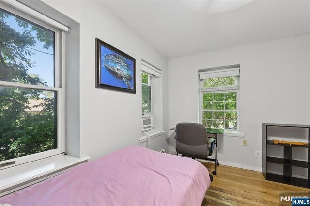 796 Old Newbridge Road, Teaneck, NJ 07666