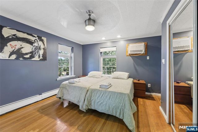 796 Old Newbridge Road, Teaneck, NJ 07666