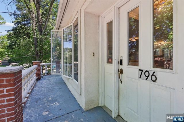 796 Old Newbridge Road, Teaneck, NJ 07666