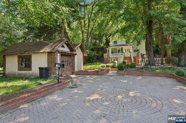 796 Old Newbridge Road, Teaneck, NJ 07666