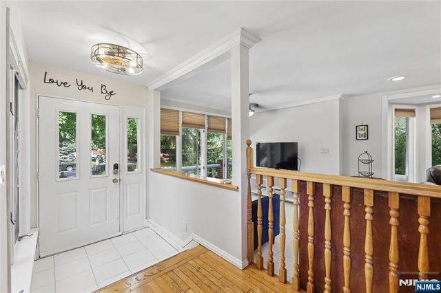 796 Old Newbridge Road, Teaneck, NJ 07666