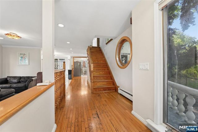 796 Old Newbridge Road, Teaneck, NJ 07666