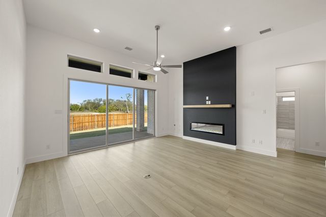 1915 Silvercreek Lane, Cedar Hill, TX 75104