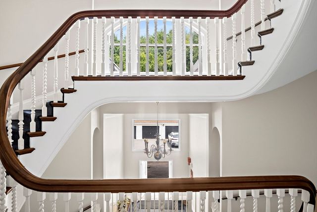 1401 Great Pond Rd 14, North Andover, MA 01845