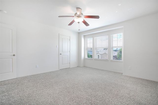 166 Meadow Grove Drive, Conroe, TX 77384