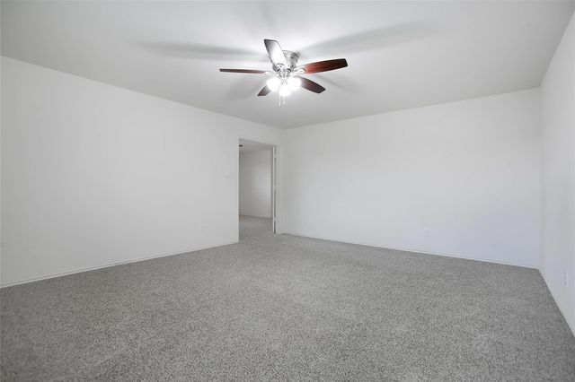 166 Meadow Grove Drive, Conroe, TX 77384