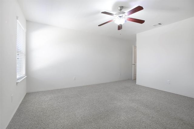 166 Meadow Grove Drive, Conroe, TX 77384