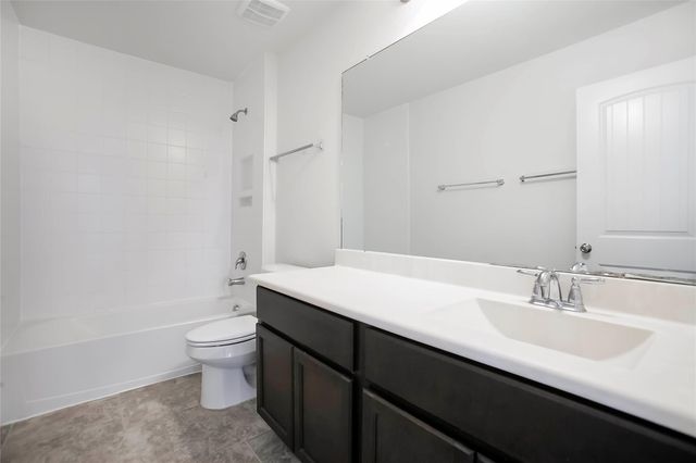 166 Meadow Grove Drive, Conroe, TX 77384