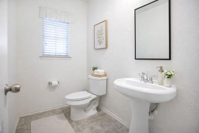 166 Meadow Grove Drive, Conroe, TX 77384