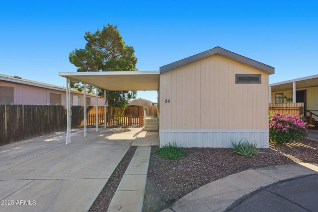 8427 W GLENDALE Avenue 88, Glendale, AZ 85305