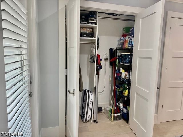225 5th AVE S 103, Naples, FL 34102