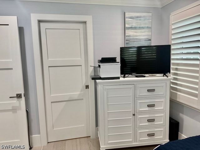 225 5th AVE S 103, Naples, FL 34102