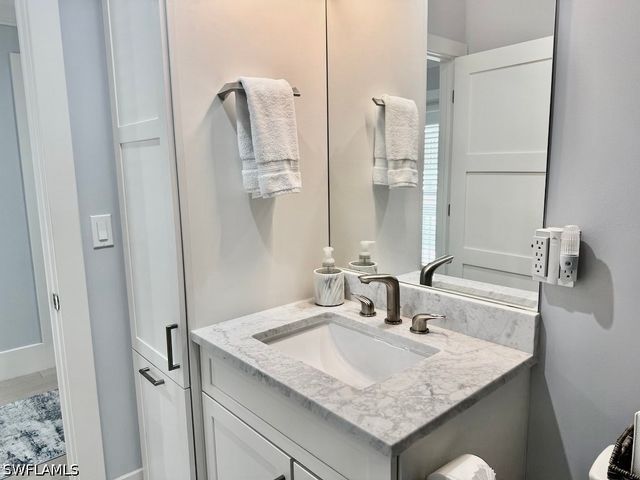 225 5th AVE S 103, Naples, FL 34102
