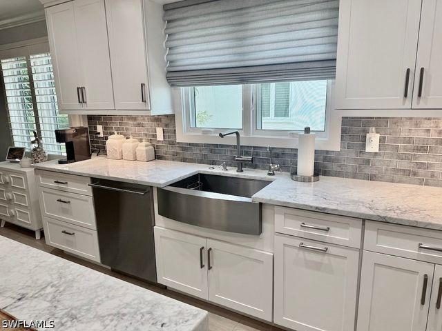 225 5th AVE S 103, Naples, FL 34102