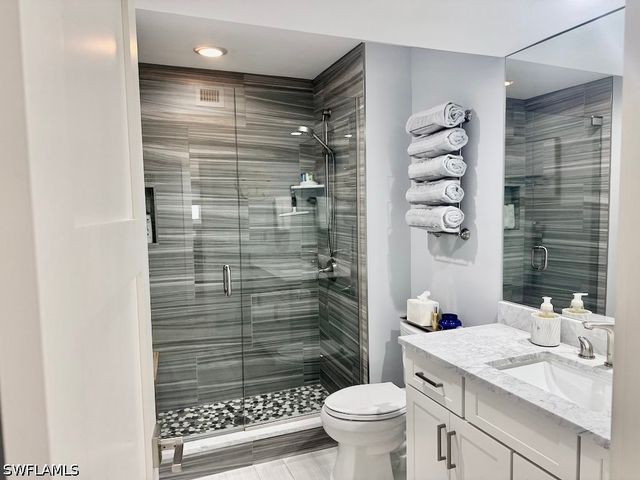 225 5th AVE S 103, Naples, FL 34102
