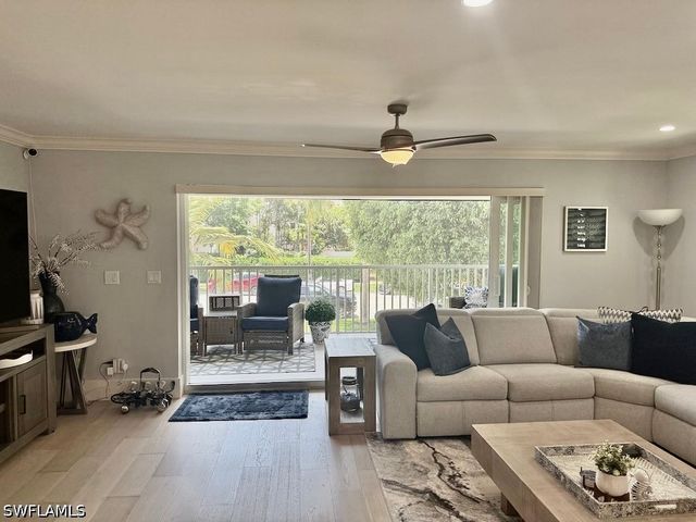 225 5th AVE S 103, Naples, FL 34102