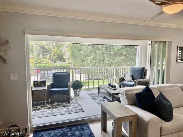225 5th AVE S 103, Naples, FL 34102