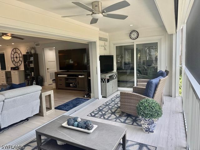 225 5th AVE S 103, Naples, FL 34102