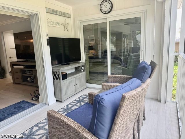 225 5th AVE S 103, Naples, FL 34102