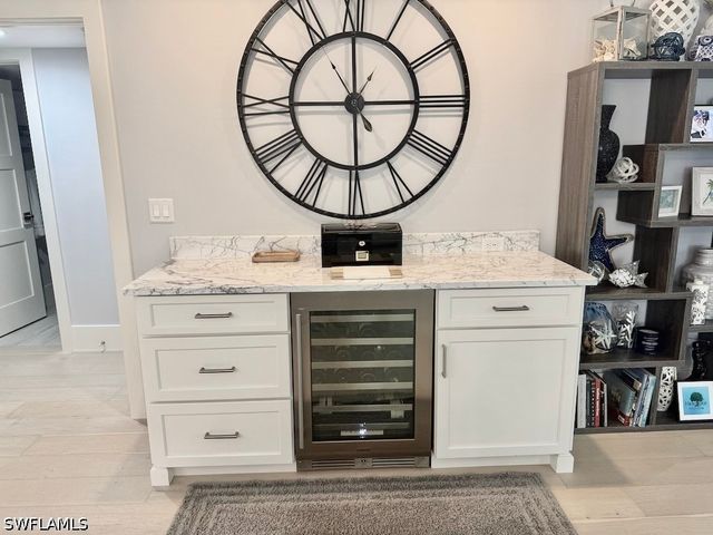 225 5th AVE S 103, Naples, FL 34102