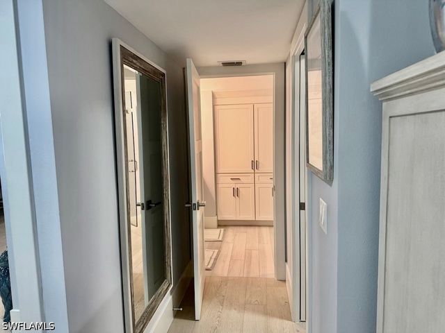 225 5th AVE S 103, Naples, FL 34102