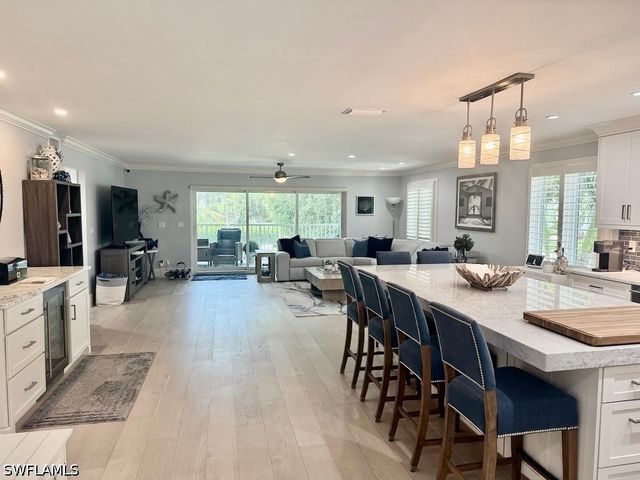 225 5th AVE S 103, Naples, FL 34102