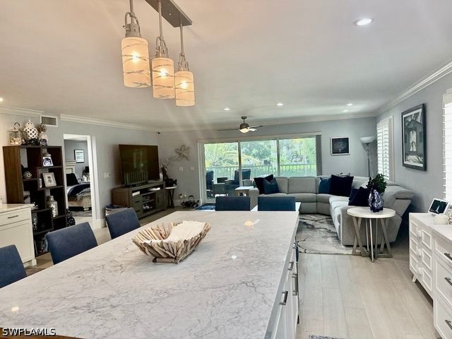 225 5th AVE S 103, Naples, FL 34102