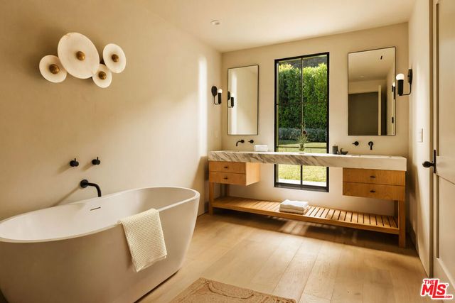 3378 Canton Lane, Studio City, CA 91604