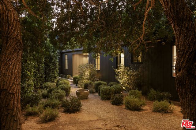 3378 Canton Lane, Studio City, CA 91604