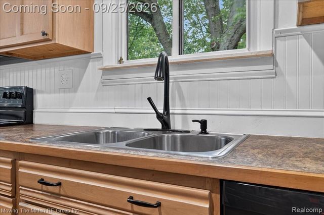 21210 Sherwood Road, Belleville, MI 48111